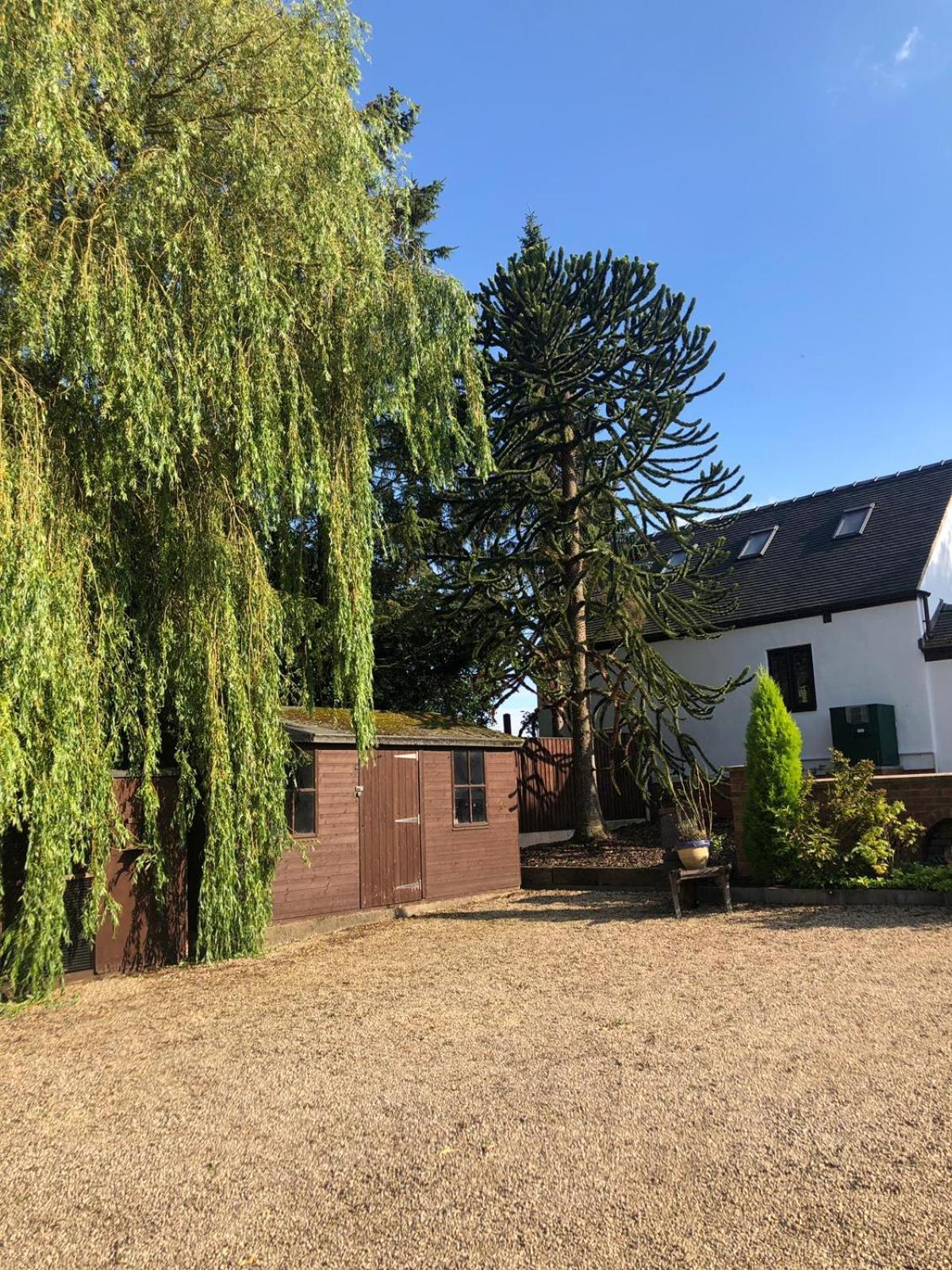 The Willow Denstone エクステリア 写真